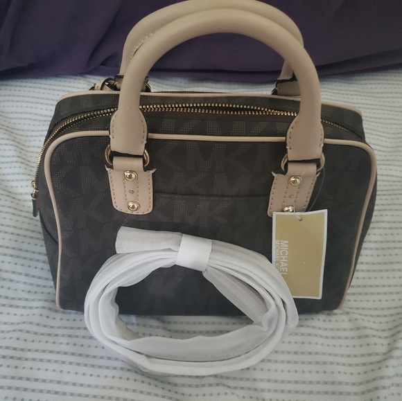 Michael Kors Handbags - Micheal kors Bag